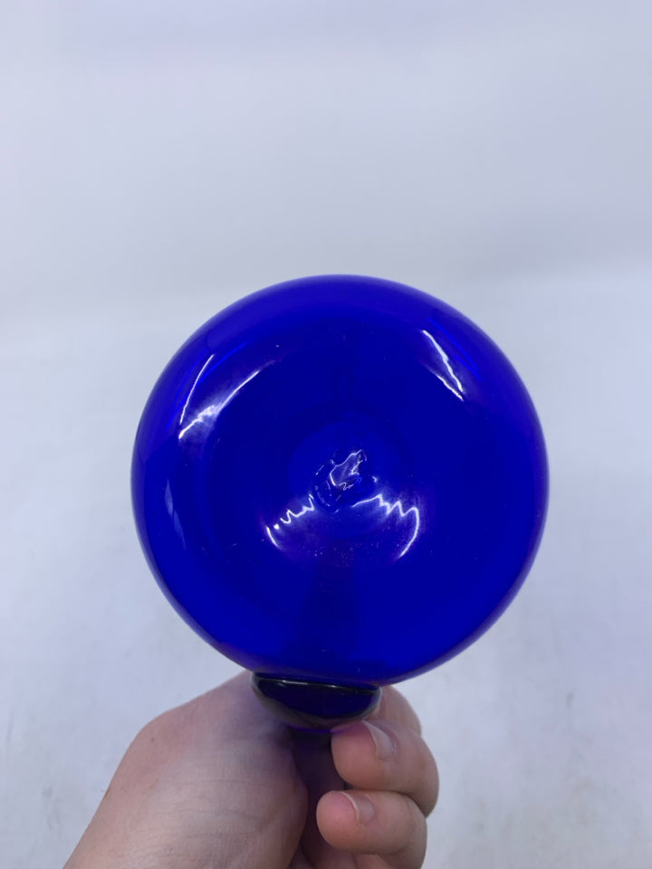 COBALT BLUE GLASS PITCHER.