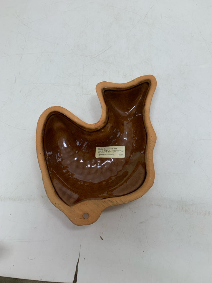 SMALL FISH SHAPED MOLD CERAMIC.