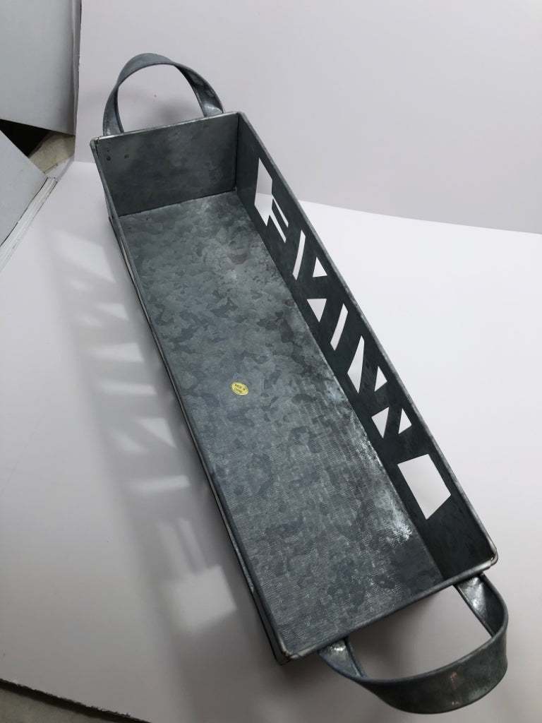 METAL WINE HOLDER W/HANDLES.