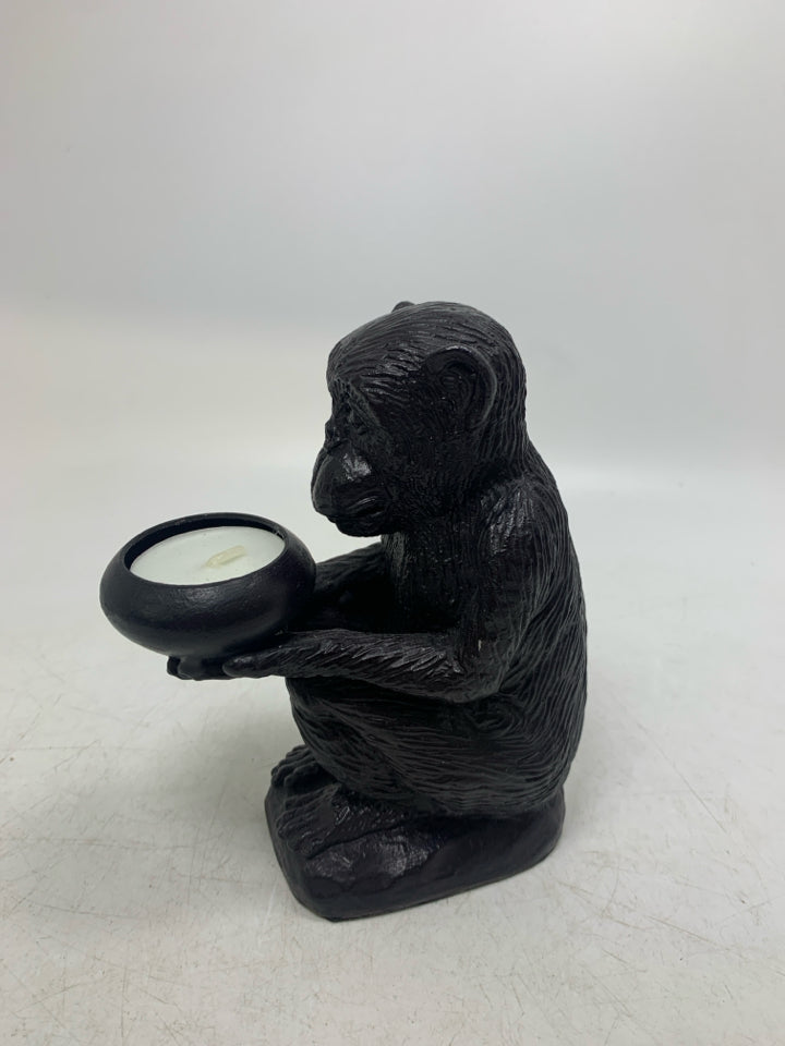 HEAVY RESIN SITTING MONKEY HOLDING TEAL IGHT 6.
