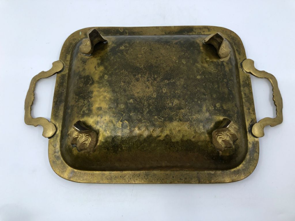 GOLDEN METAL HEAVY HAMMERED FOOTED TRAY W/ HANDLES.