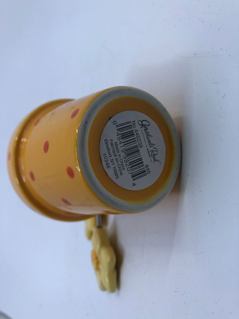 5 PC YELLOW FLORAL TOOTHPICK SET.