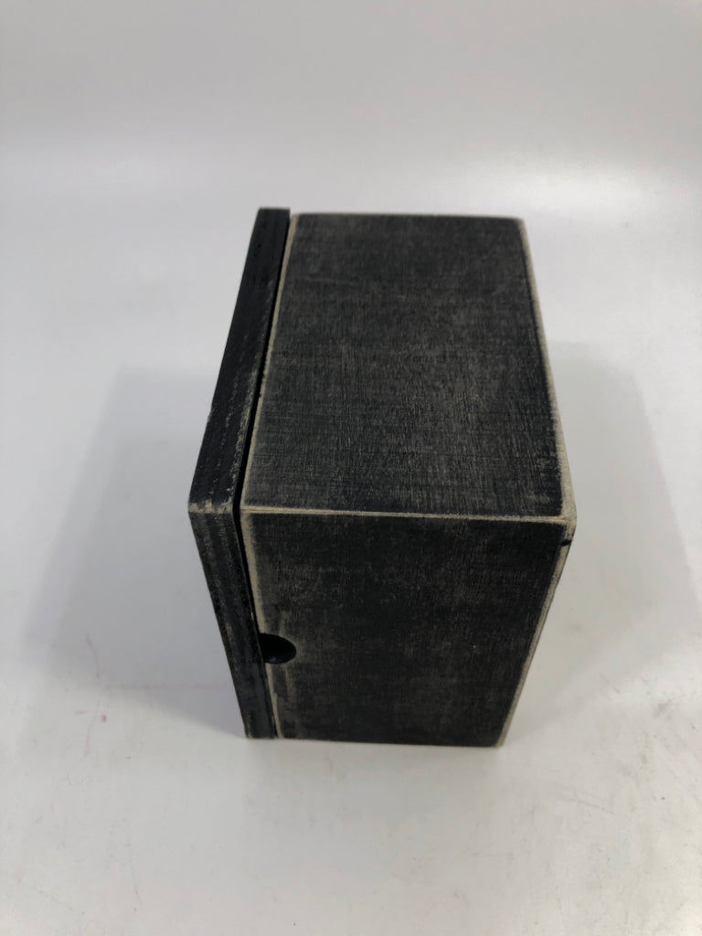 "GOOD FRIENDS" TRINKET BOX.