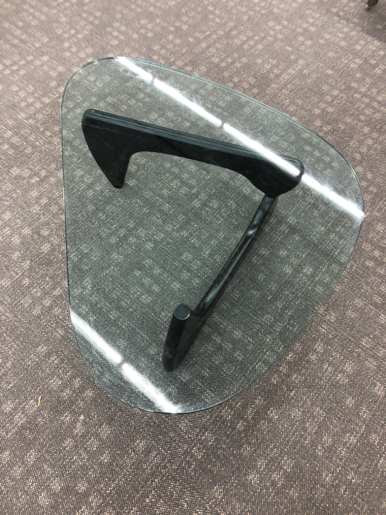 GLASS ABSTRACT TRIANGLE COFFEE TABLE BLACK BASE.