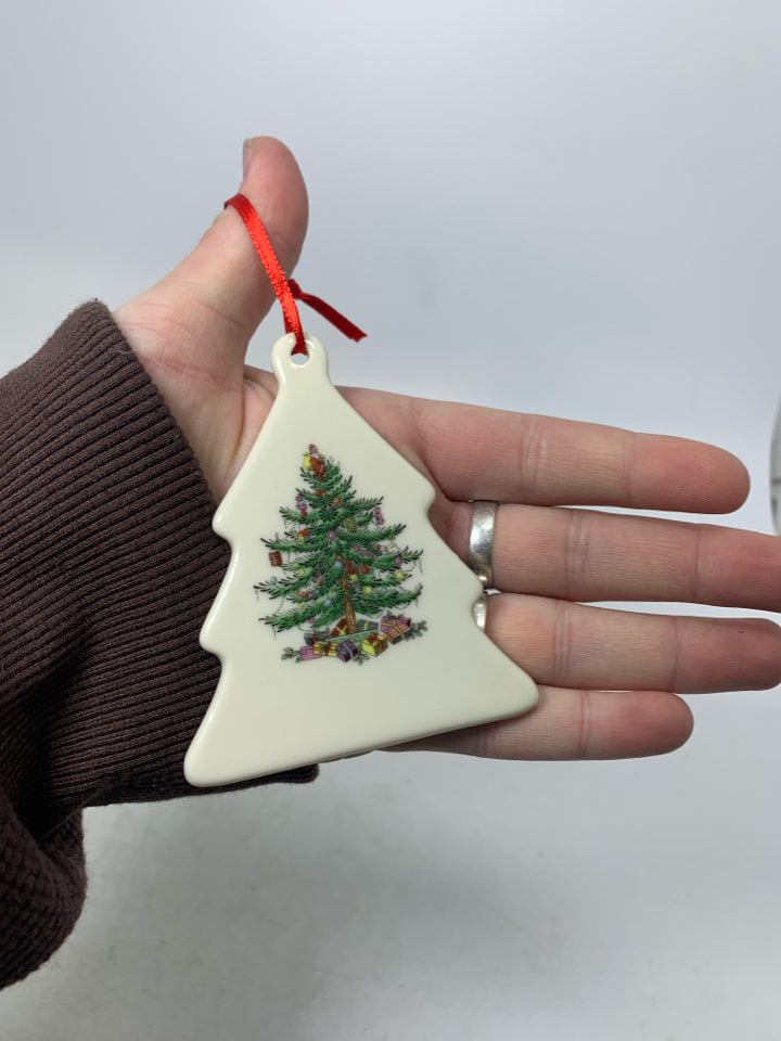 IVORY SPODE CHRISTMAS TREE FLAT ORNAMENT.