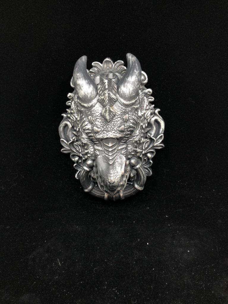 TALKING DRAGON HEAD DOOR KNOCKER W/LIGHT UP EYES.