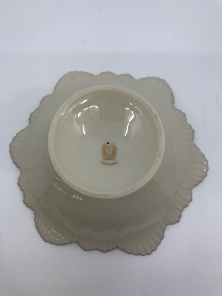 FOOTED LENOX BOWL W FEATHER PATTERN.