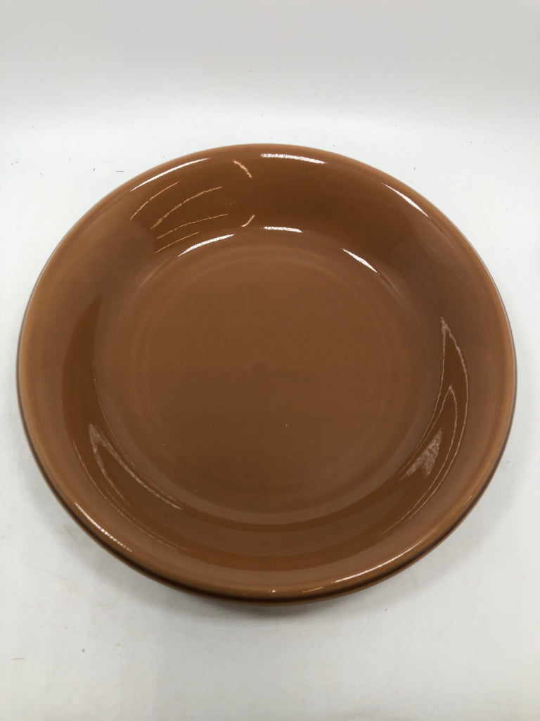 VTG CERAMIC CHERRY PIE COVERED SERVING DISH.
