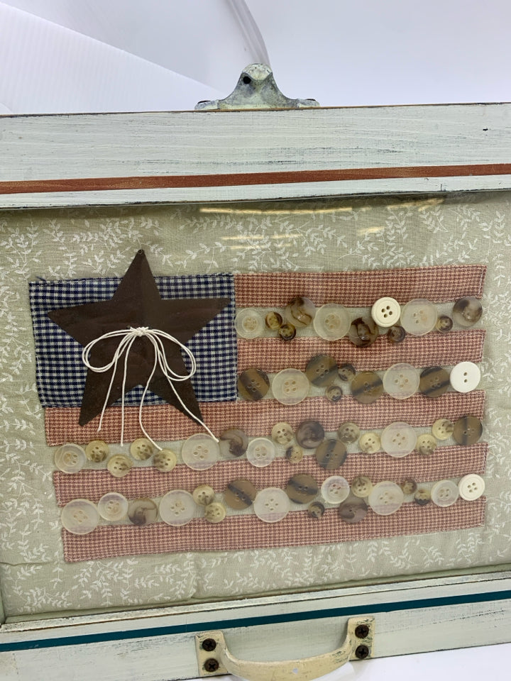 PRIMITIVE AMERICAN FLAG W BUTTONS.