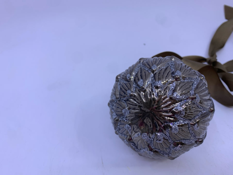 GLASS PINE CONE TEXTURED BULB ORNAMENT.