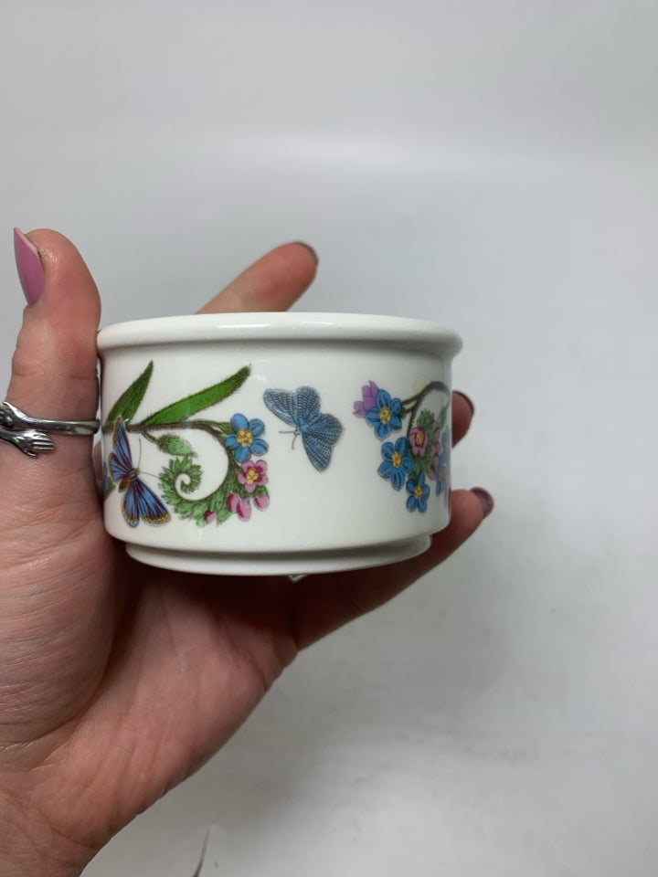 SHALLOW SMALL BOWL W/ BLUE FLOWERS/BUTTERFLIES.