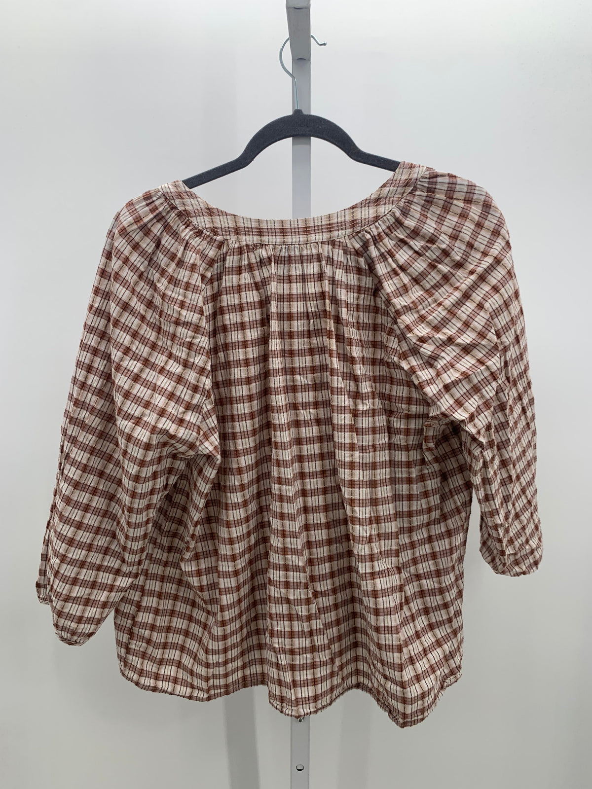 Universal Thread Size Large Misses 3/4 Sleeve Shirt