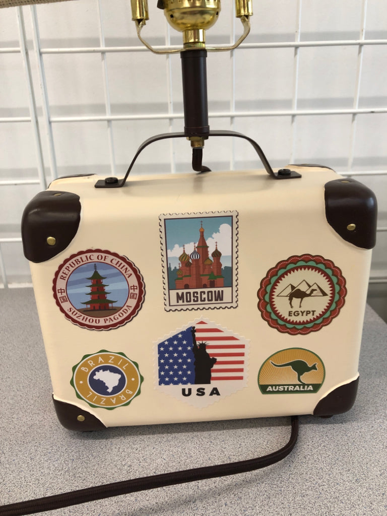 SUITCASE LAMP.