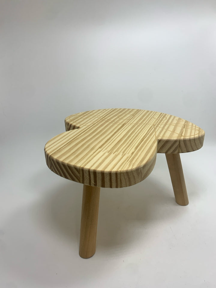 UNFINISHED WOOD MUSHROOM STOOL.