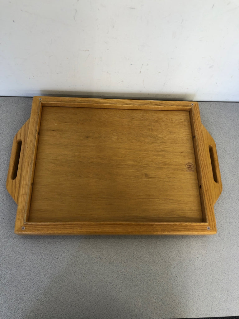 LARGE BLONDE WOOD TRAY.