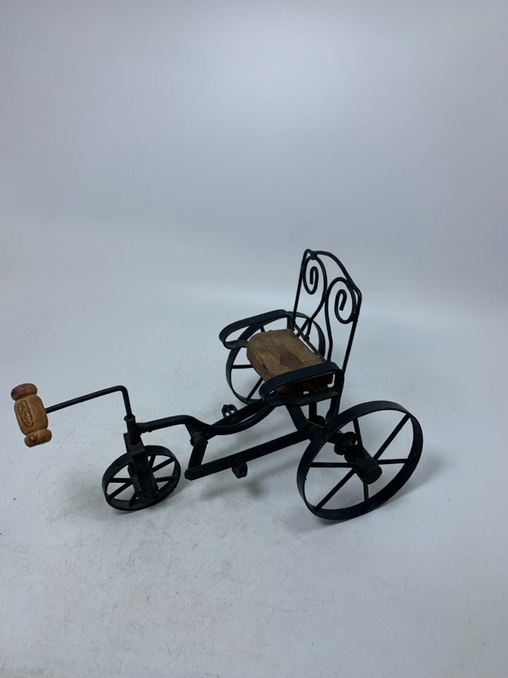Primitive Decor