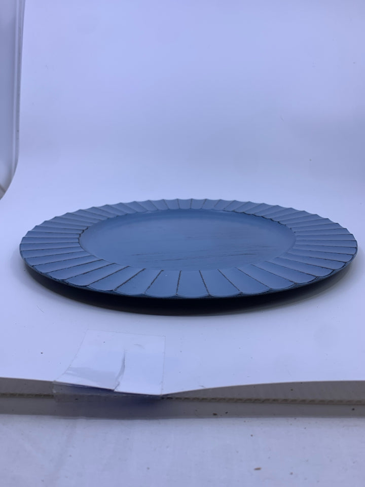 8 LIGHT BLUE DISTRESSED PLASTIC CHARGER PLATES.