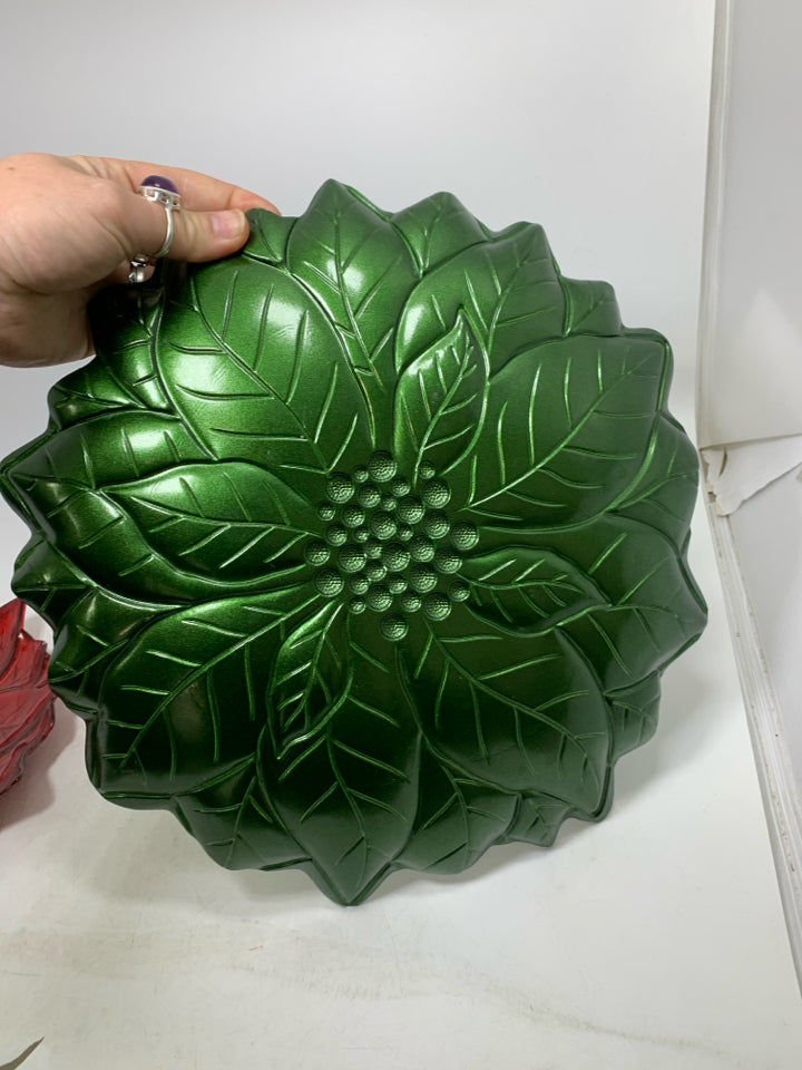 2 NESTING GLASS POINSETTIA PLATES RED/GREEN.