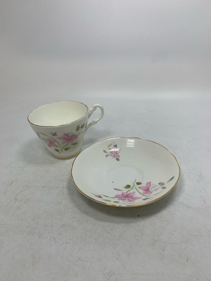 LIGHT PINK FLOWERS TEACUP.