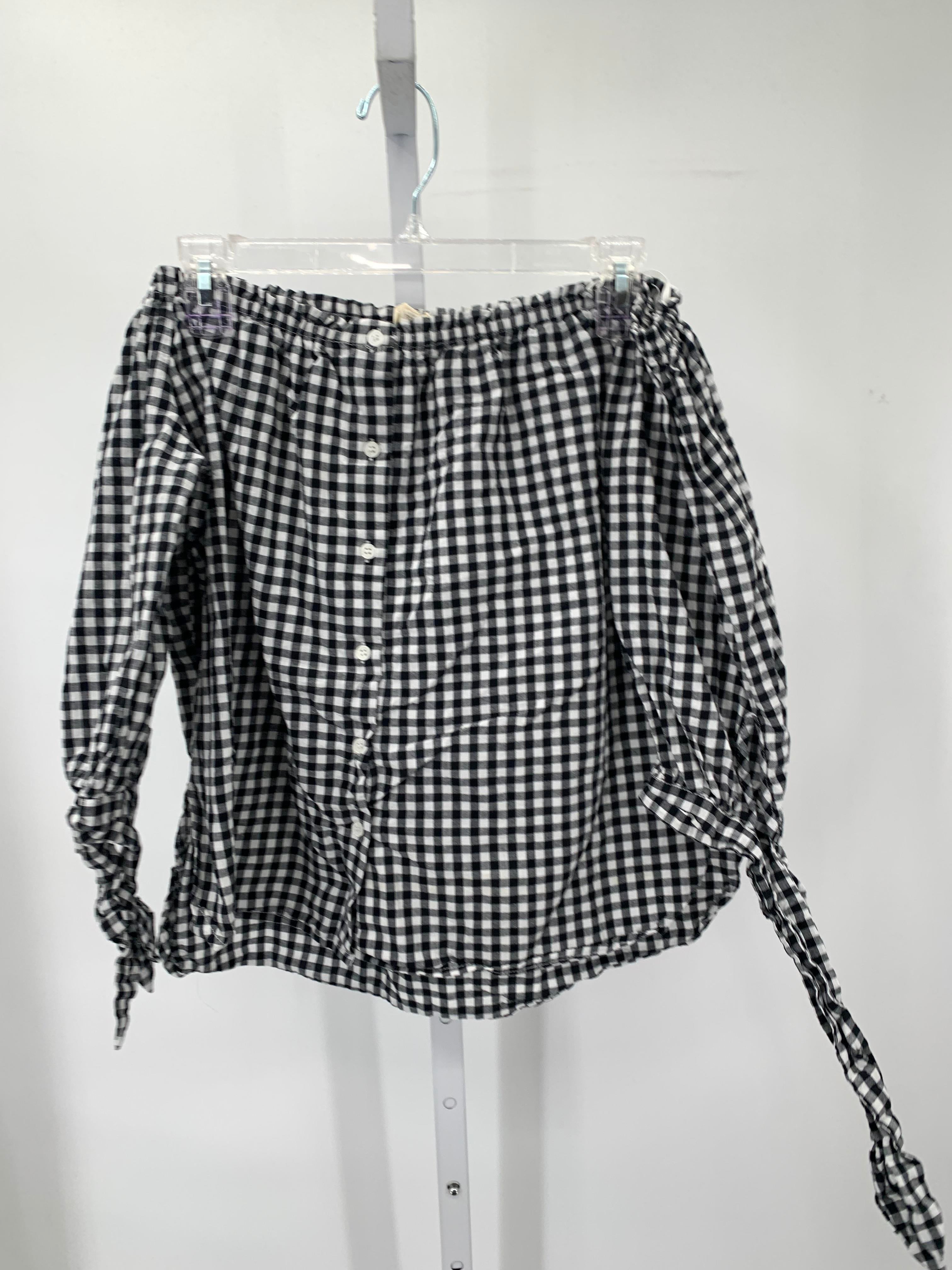 Size Large Juniors 3/4 Sleeve Shirt