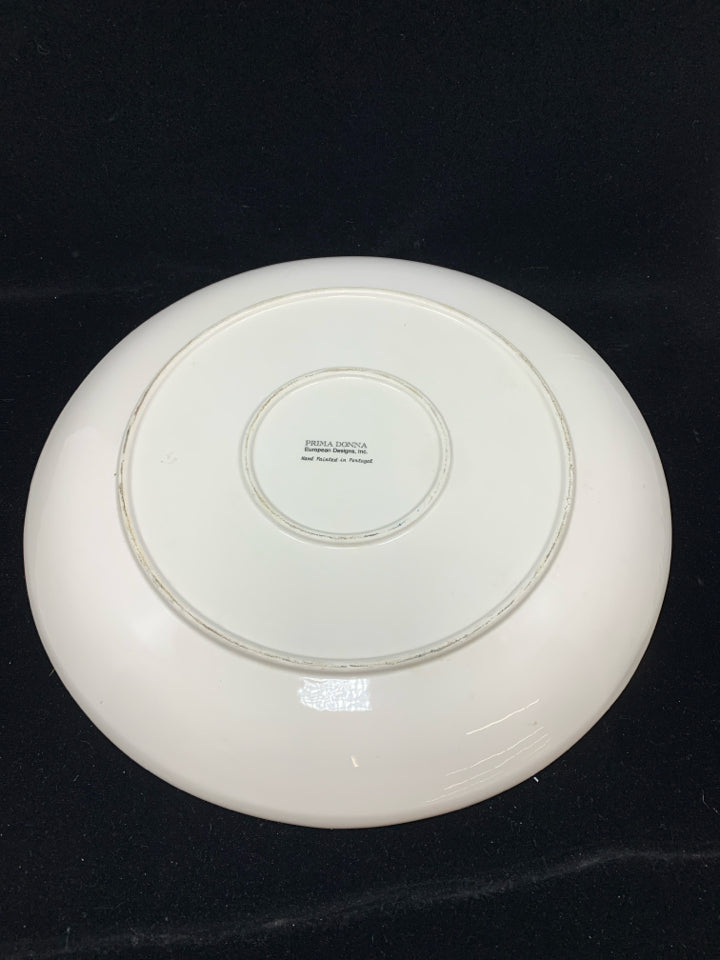 PRIMA DONNA WHITE CERAMIC SERVING PLATE W/GREEN RIM.