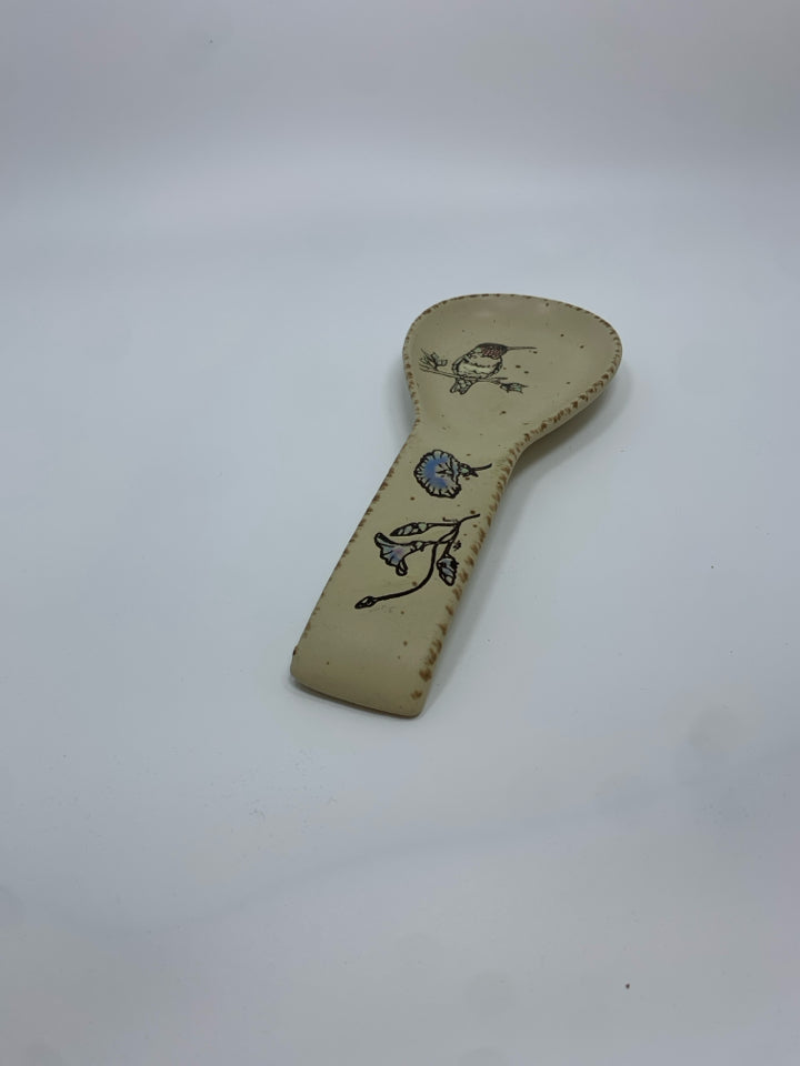 HUMMINGBIRD EMBOSSED STONEWARE SPOON REST.