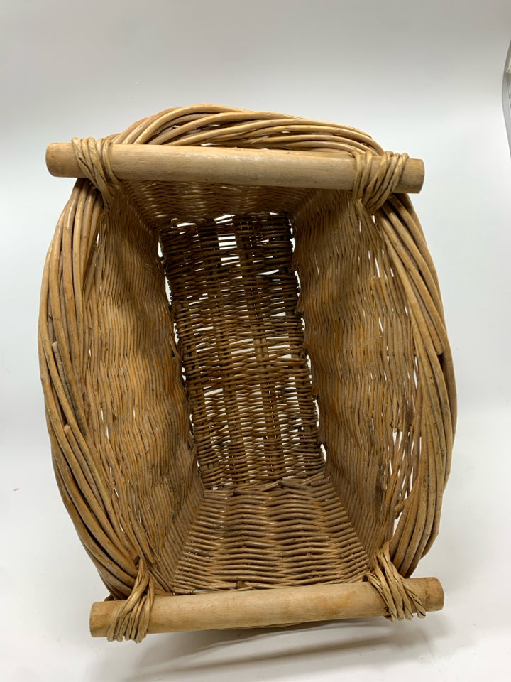 RECTANGULAR BASKET W/WOODEN DOWEL HANDLES.