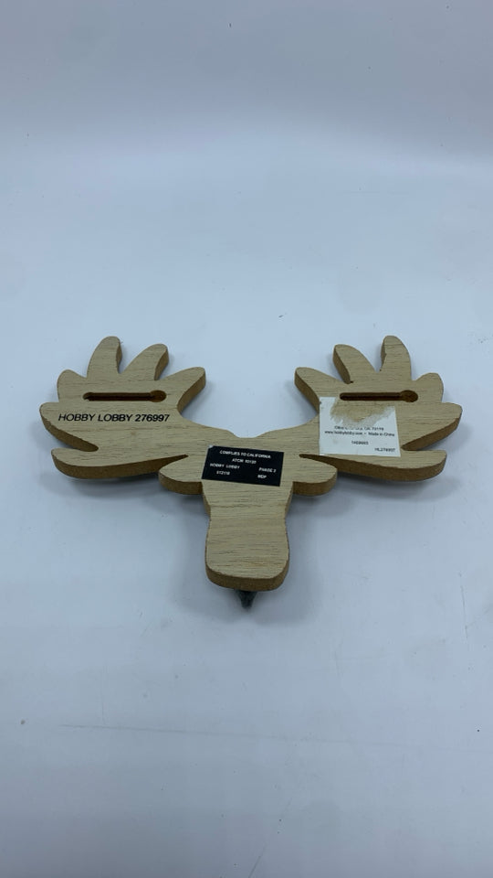 MOOSE HEAD SHAPED HOOK.