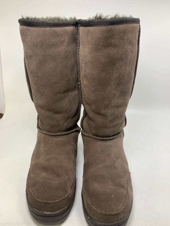 UGG Size 7 Juniors Boots