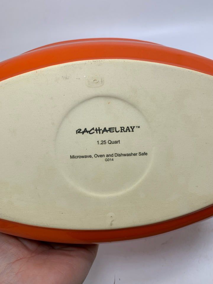 SHALLOW CASSEROLE DISH W/ HANDLES.