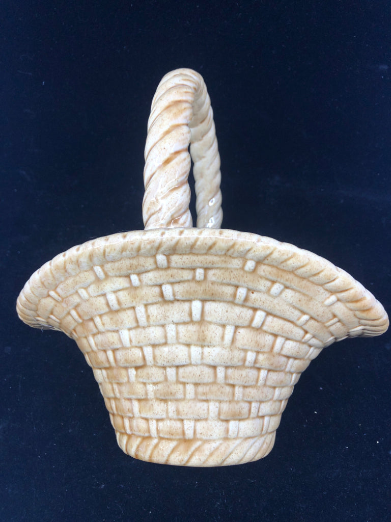 VTG CERAMIC BASKET PLANTER