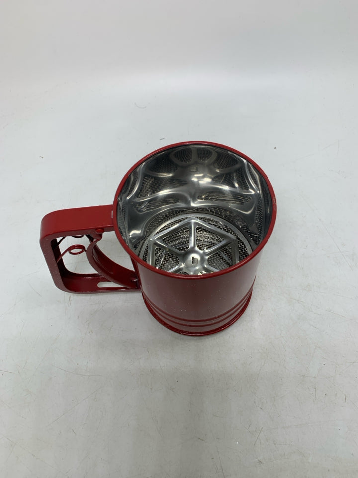 METAL HAND SIFTER.