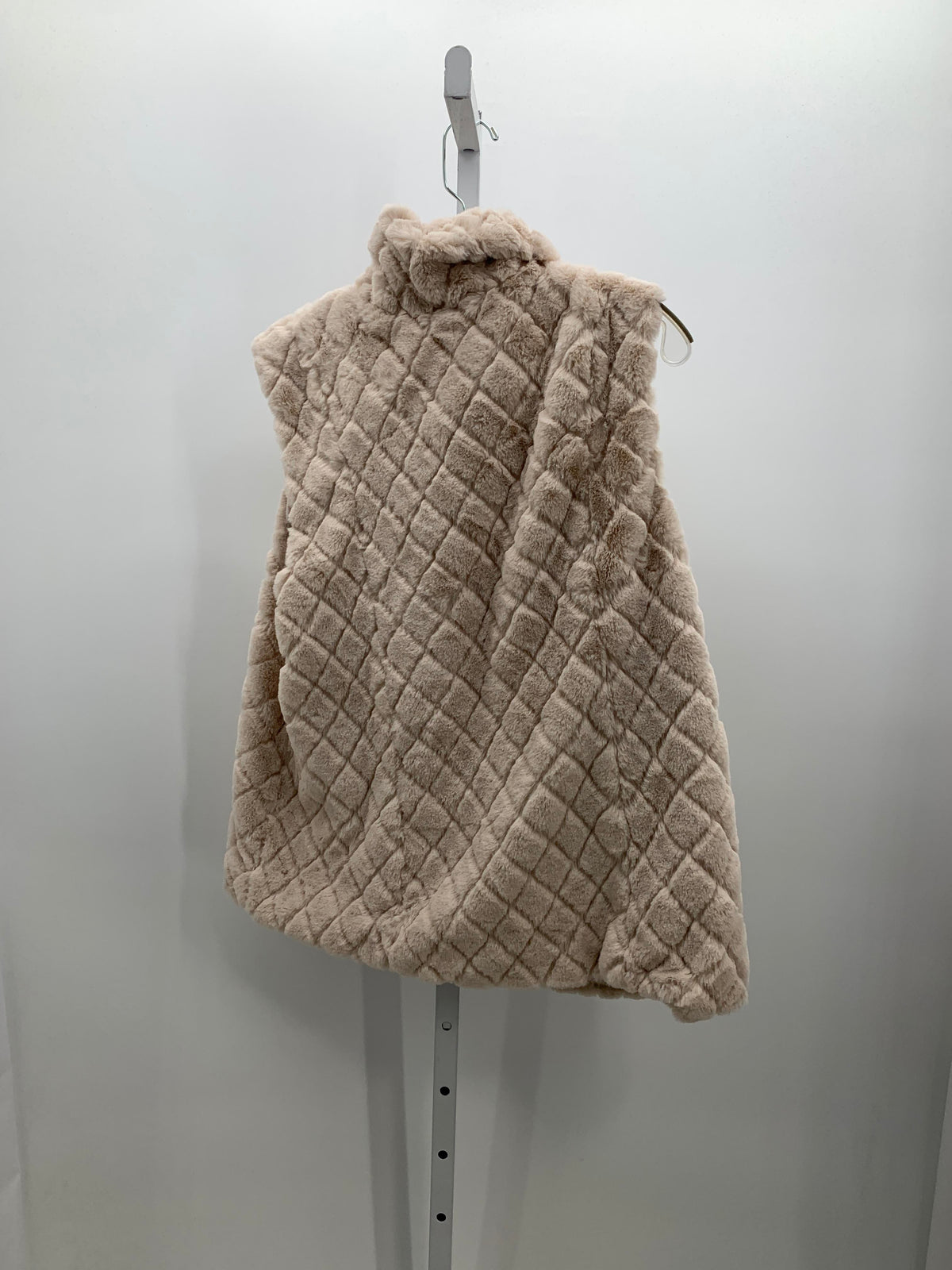 Carmen Marc Valvo Size Extra Large Misses Vest