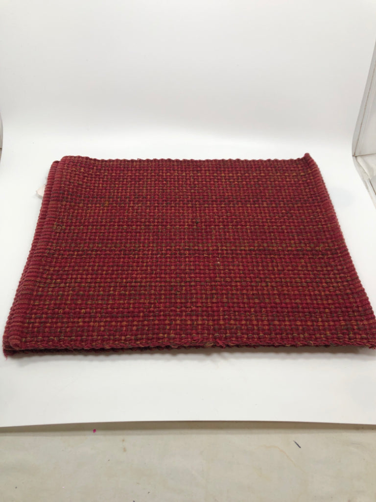 4PC RED WOVEN SONOMA PLACEMATS.