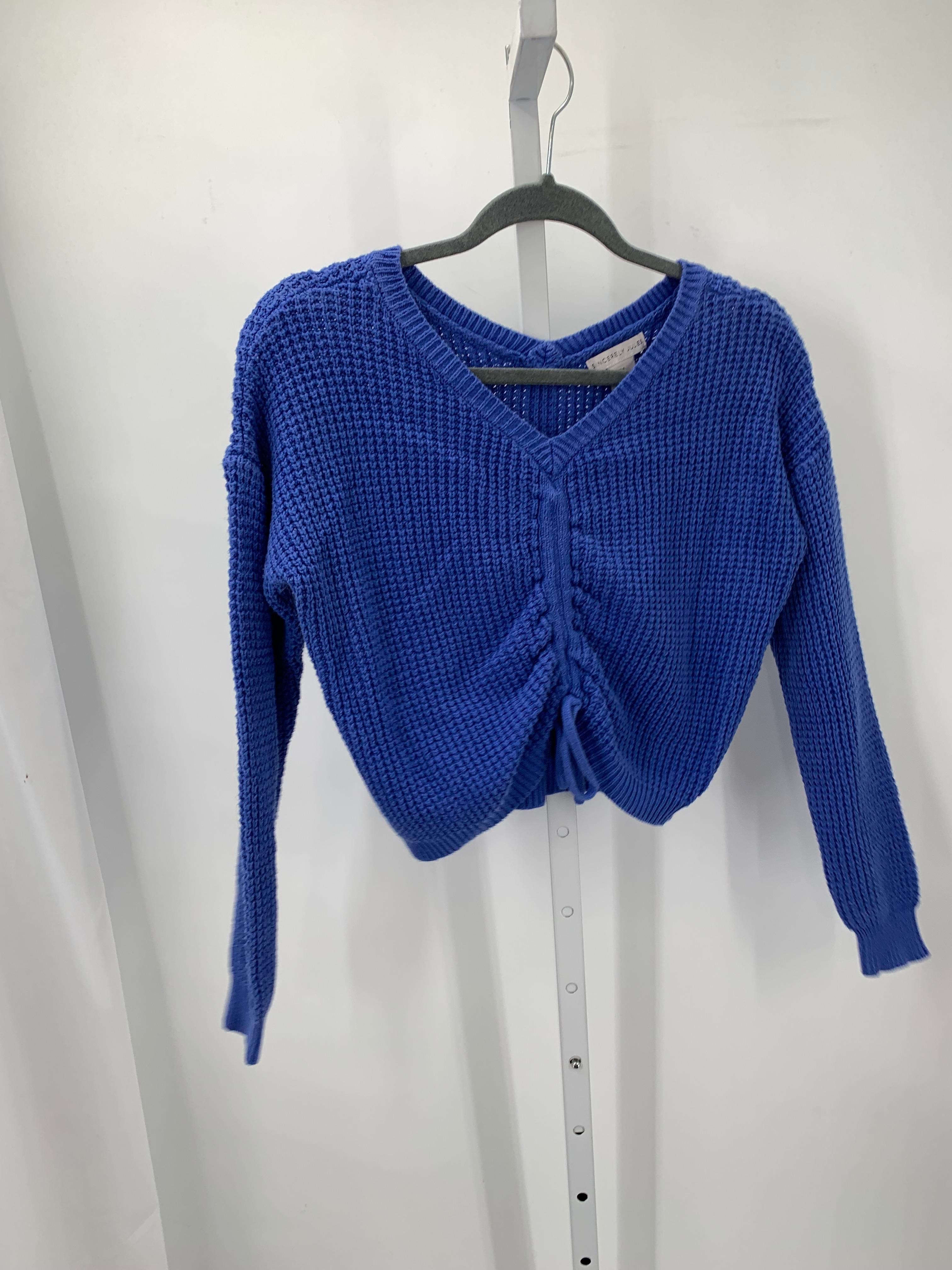 Size Large Juniors Long Sleeve Sweater