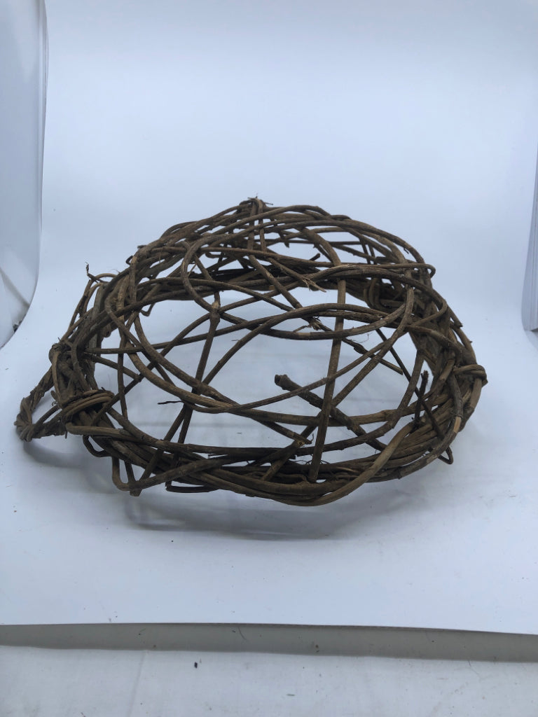 RUSTIC TWIG CIRCLE BASKET W/ 2 HANDLES.