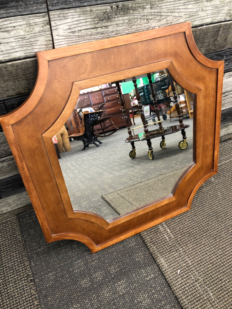 SCALLOP WOODEN WALL MIRROR.