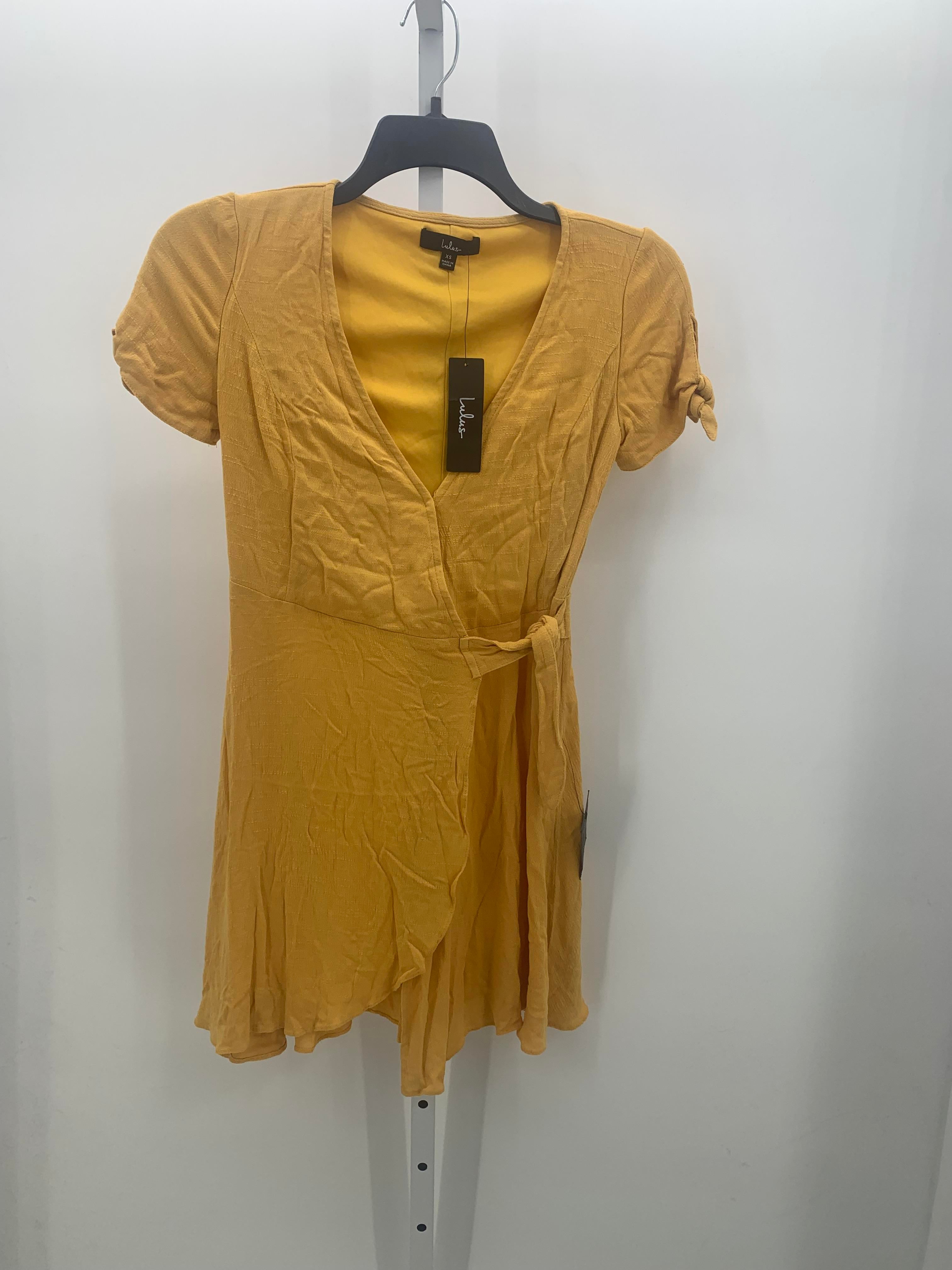 Lulus Size X Small Juniors Short Sleeve Dress