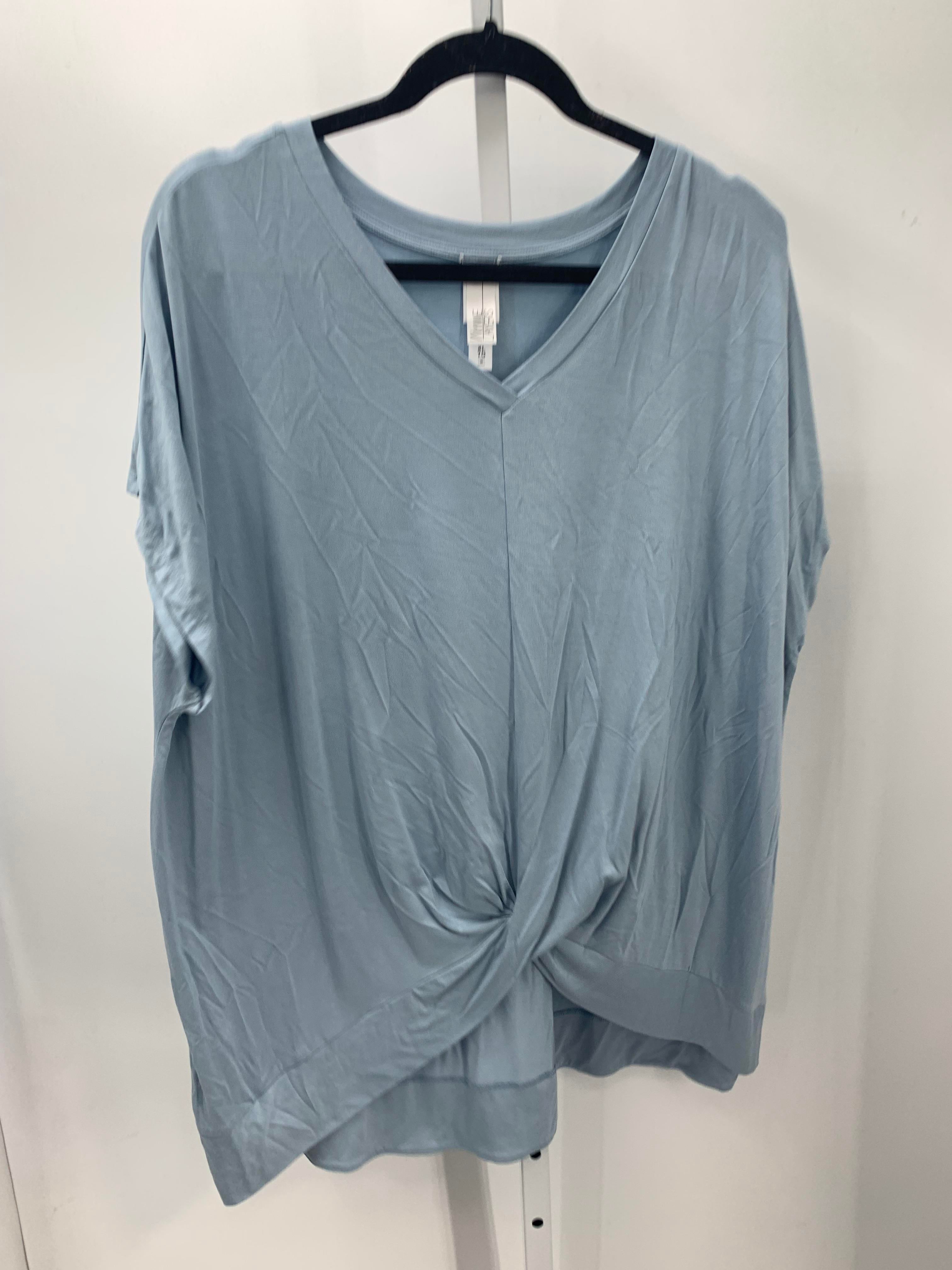Size Extra Large Misses Short Sleeve Shirt