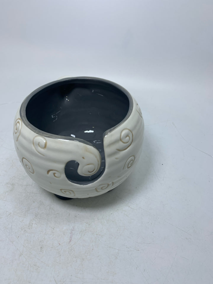 CERAMIC SHEEP YARN HOLDER BOWL.