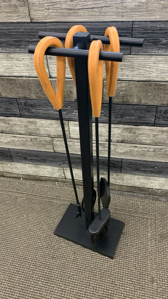 4PC FIREPLACE TOOL W/FAUX LEATHER HANDLE.