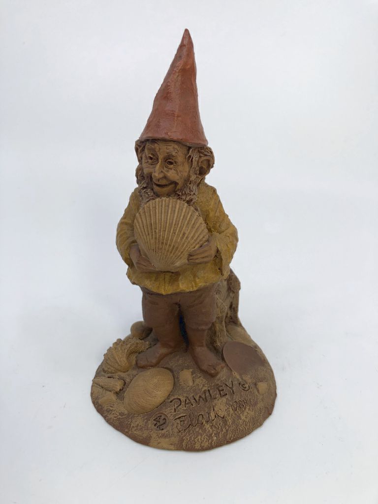 VTG TOM CLARK "PAWLEY" CLAY GNOME HOLDING SEASHELL FIGURINE.