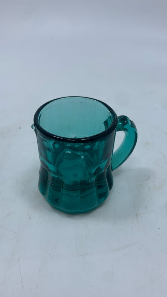 SM BLUE GLASS MUG.