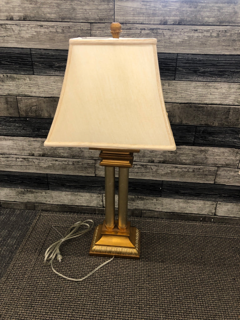 GOLD COLUMN W SQUARE SHADE.