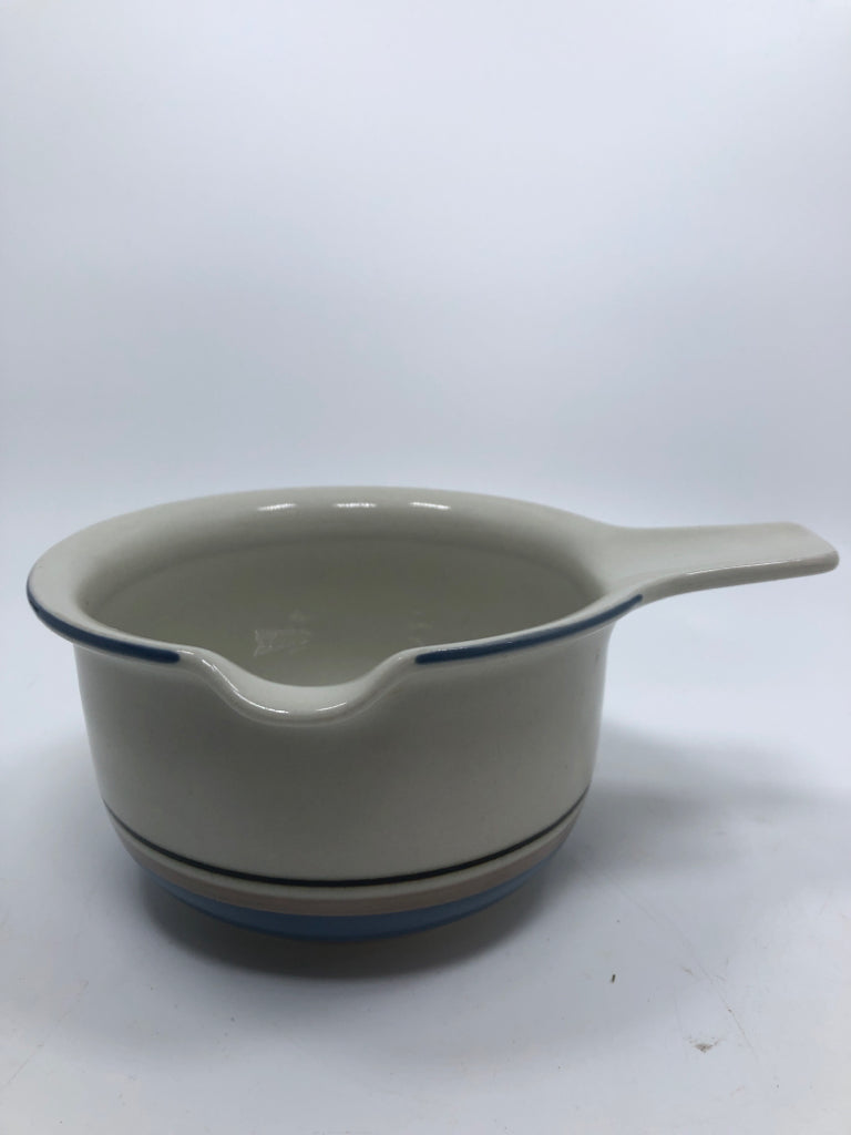 VTG ARABIA FINLAND SAUCE BOAT.