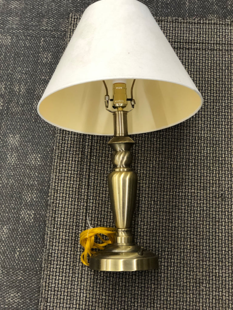 BRASS METAL LAMP W WHITE SHADE.