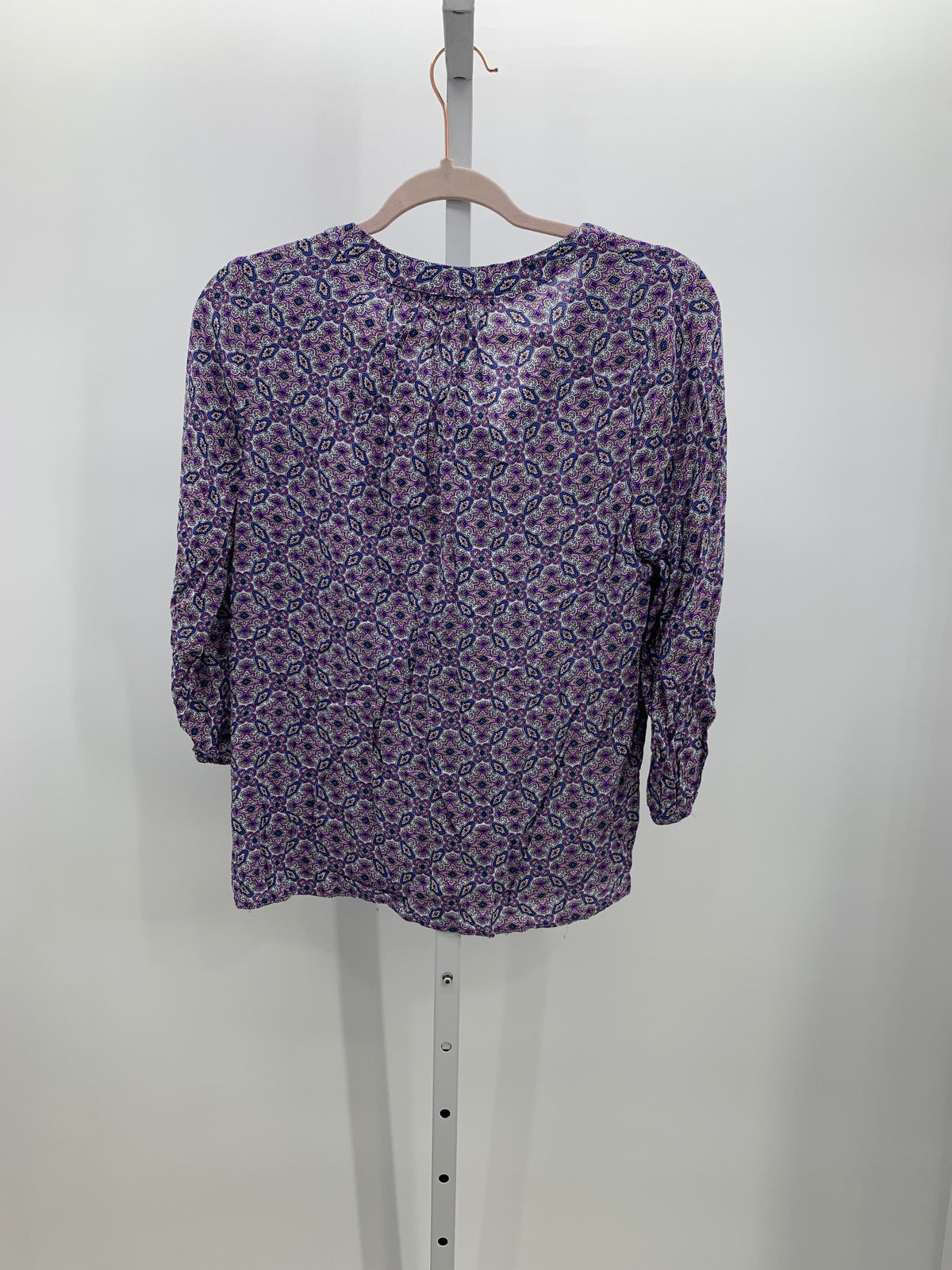 Size Medium Misses 3/4 Sleeve Shirt