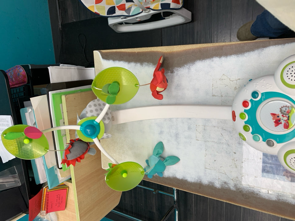 Tiny Love Meadow Days Soothe n' Groove Mobile