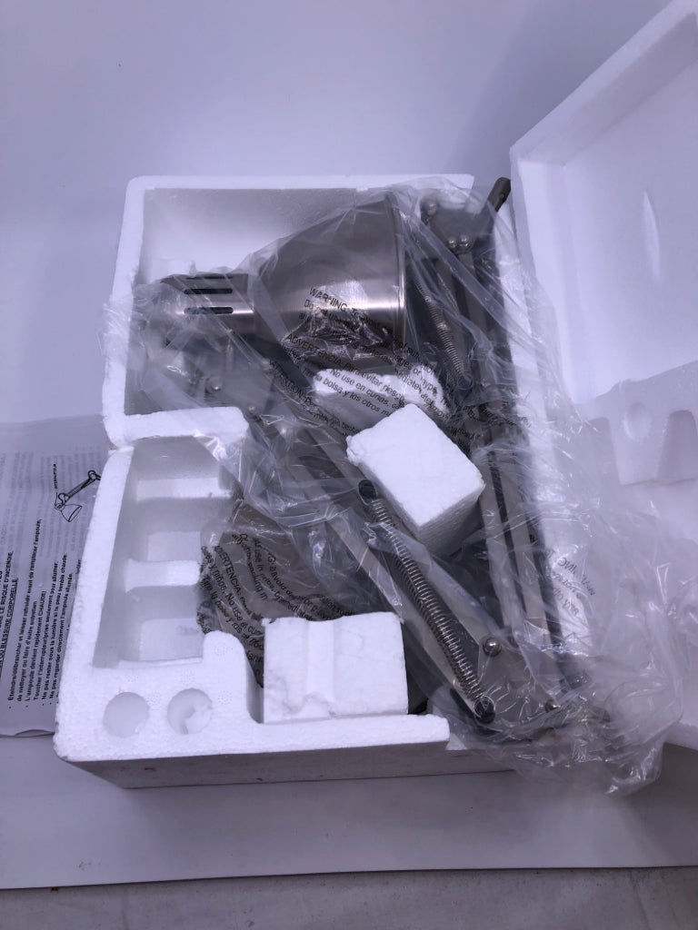 NIB ARCHITECT DESK LAMP W/CHARGING STATION.