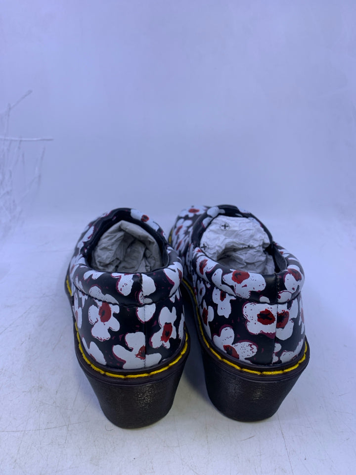 Dr. Martens L Shoe Size 6 Clogs